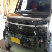 ホンダ　Ｎ－ＢＯＸ　ガラス交換
