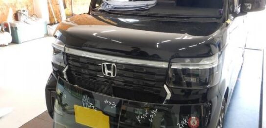 ホンダ　Ｎ－ＢＯＸ　ガラス交換